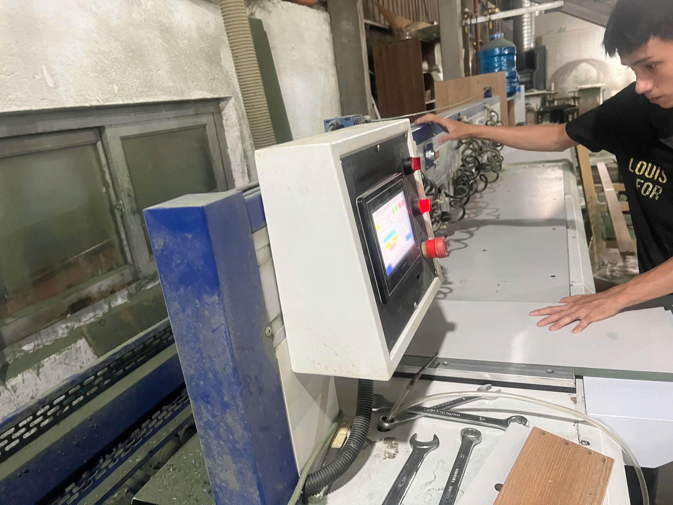 Edge banding machine 3.jpg